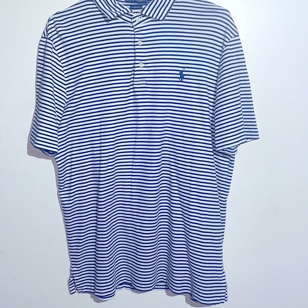 Men’s polo medium